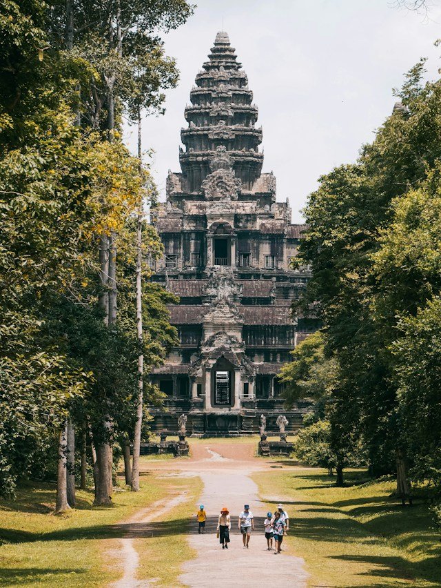 lisa van vliet lowro4 bvjy unsplash